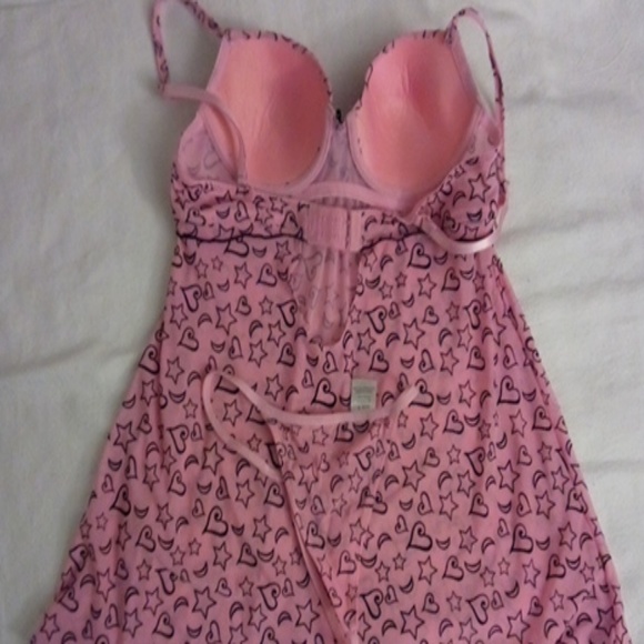 Lingerie - Picture 3 of 4